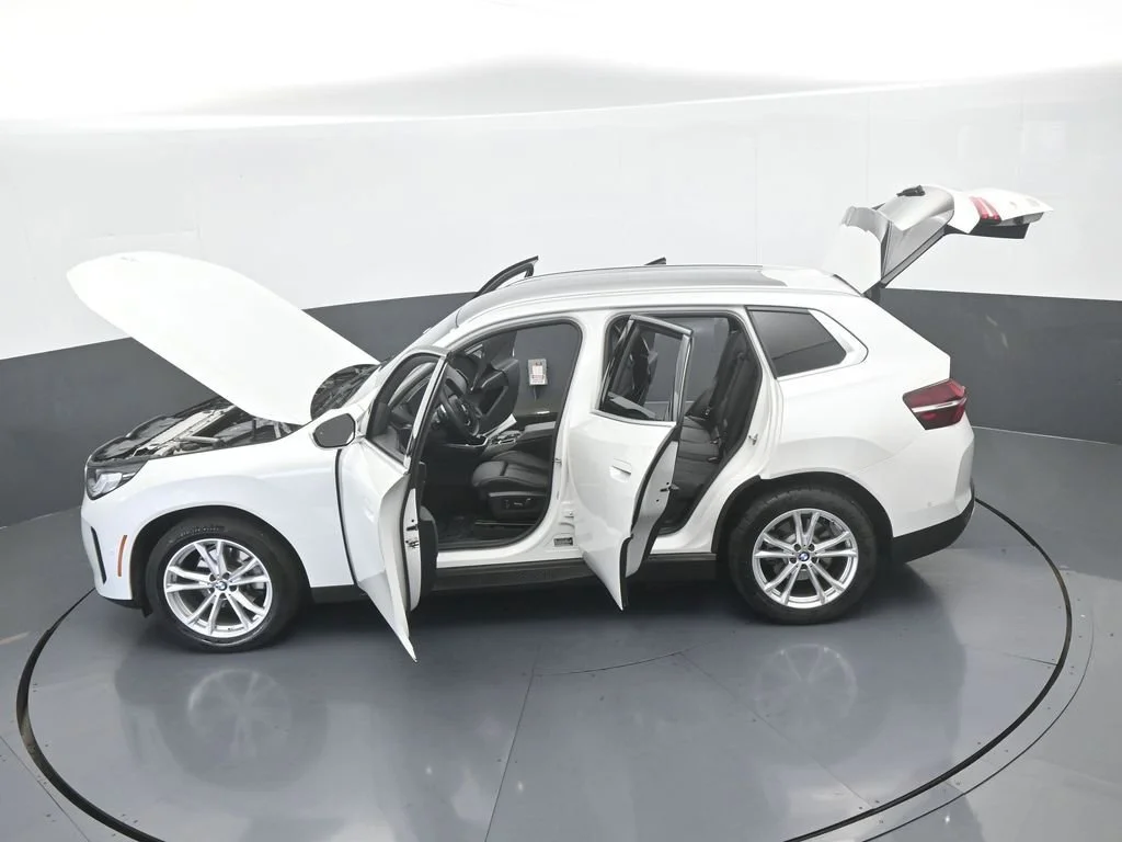 2025 BMW X3 30 - Photo 73