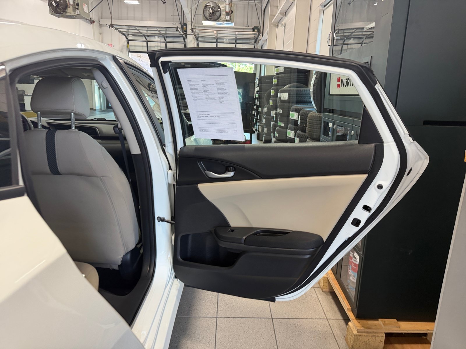 2018 Honda Civic LX - Photo 32