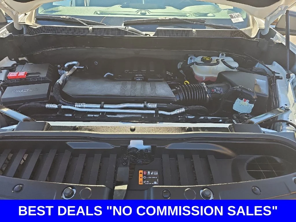 Used 2024 White Chevrolet Custom image 31