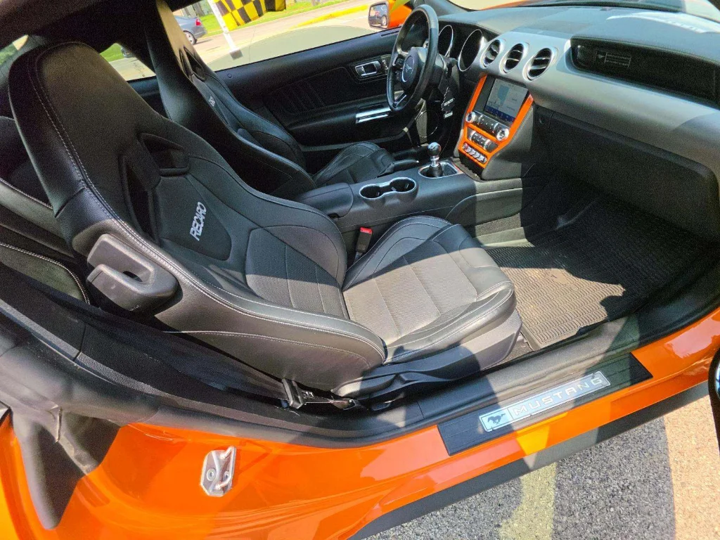 Used 2020 Twister Orange Tri-Coat Ford GT Premium image 9