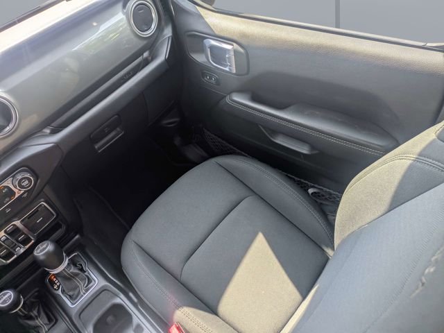 Used 2023 Gray Jeep Sahara image 17