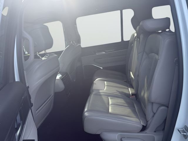 Used 2022 White Jeep Series III image 16