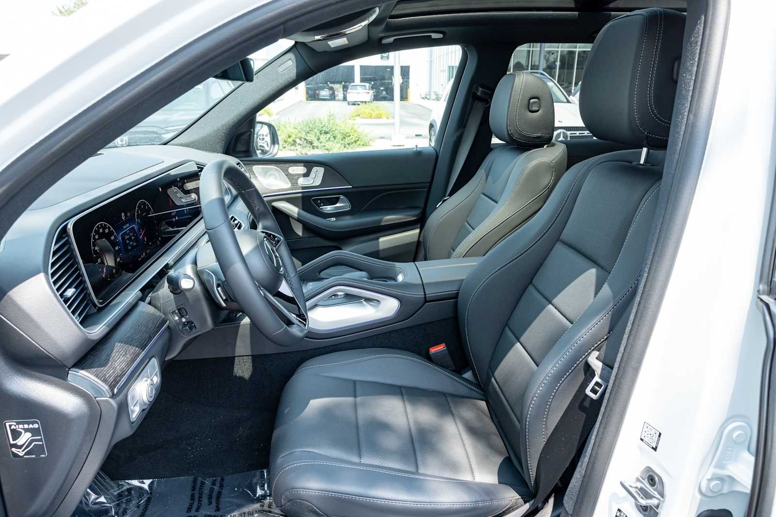New 2026 MANUFAKTUR Moonlight White Magno Mercedes-Benz GLE 350 image 26