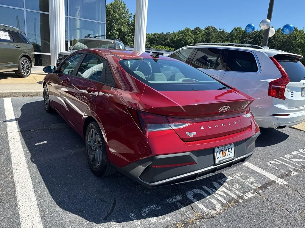 Used 2024 Red Hyundai SEL image 2