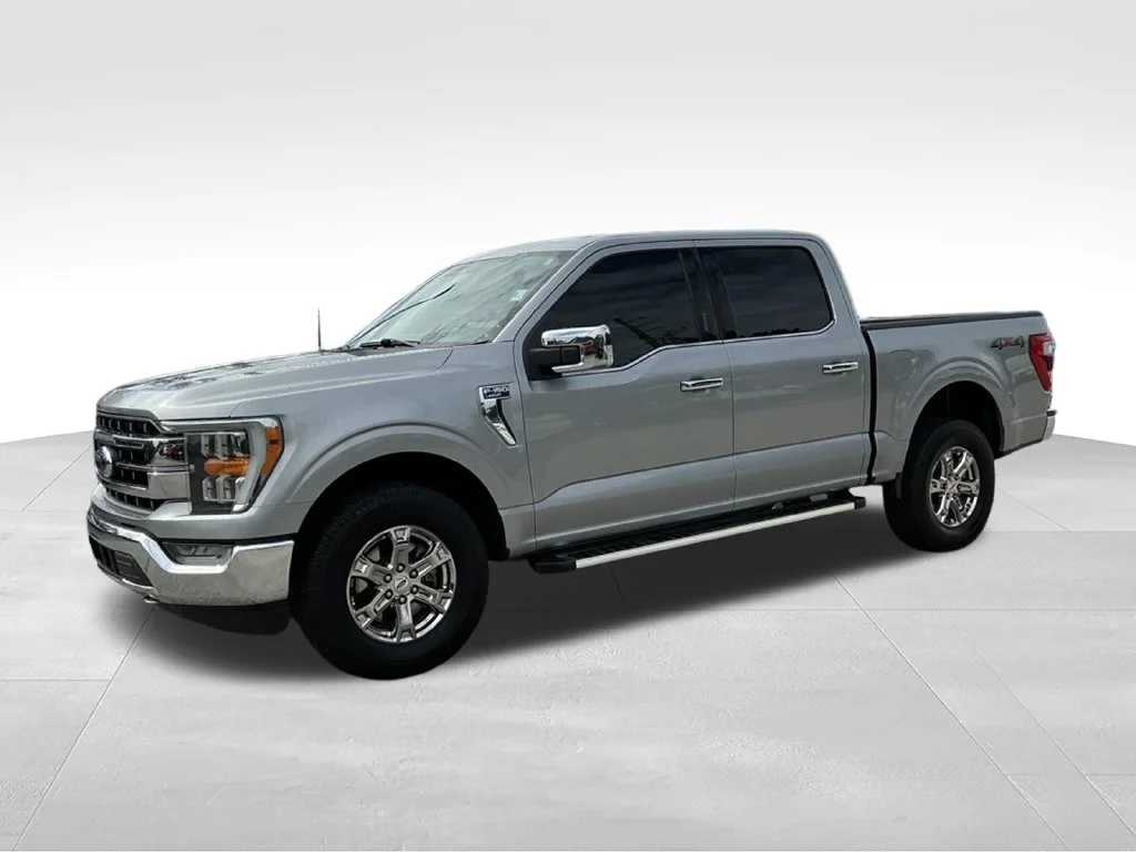 Used 2022 Silver Ford Lariat image 2
