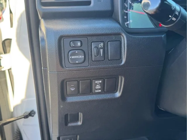 Used 2019 White Toyota SR5 Premium image 22