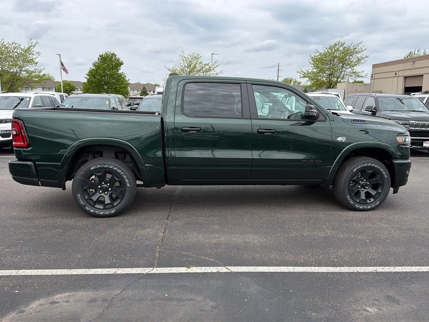 New 2026 Serrano Green Metallic RAM Big Horn image 8