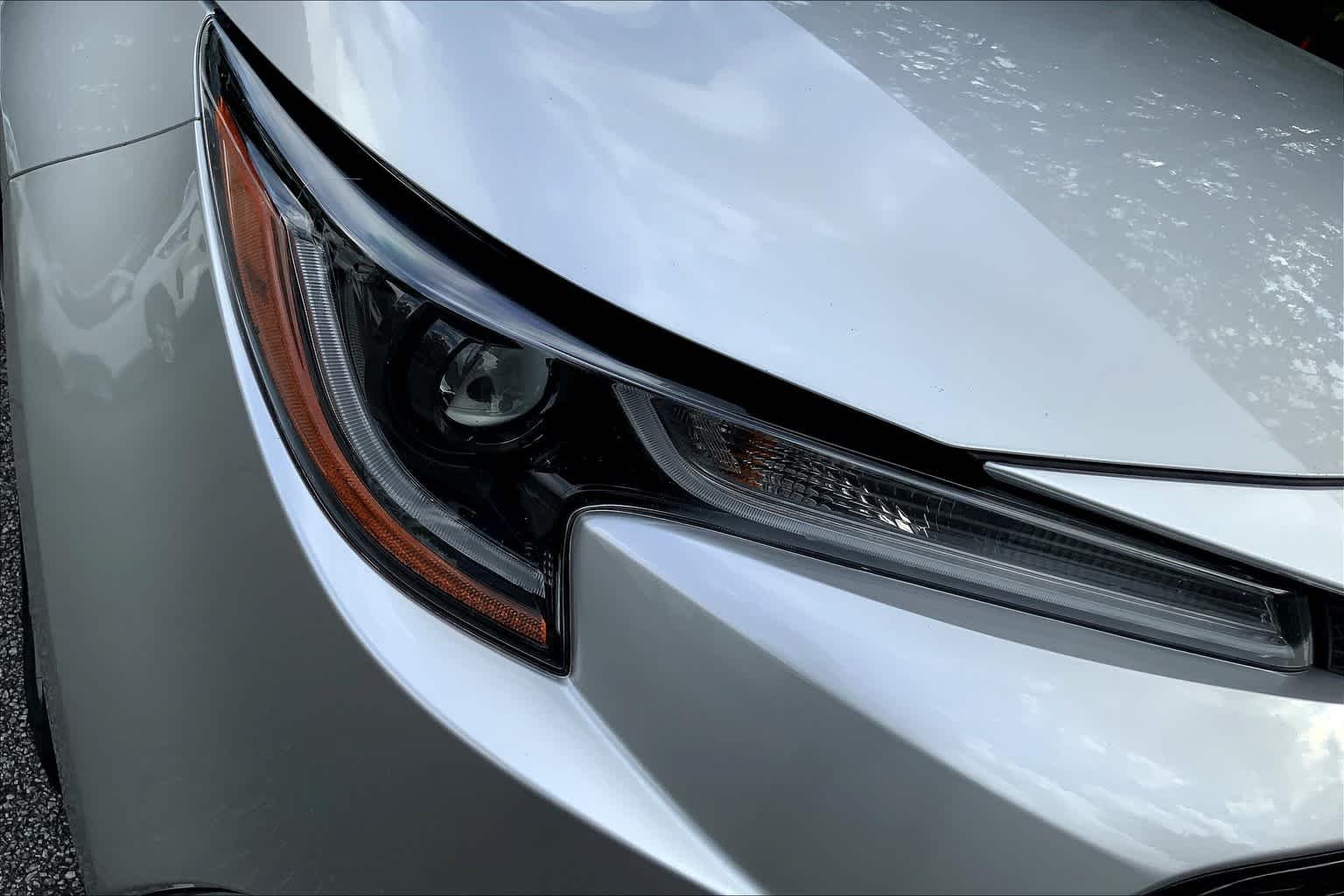 Used 2020 Classic Silver Metallic Toyota LE image 26