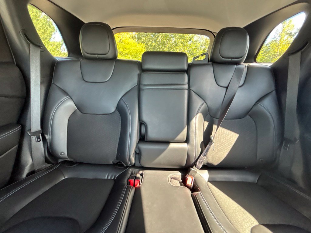 Used 2019 Black Jeep Latitude Plus image 28