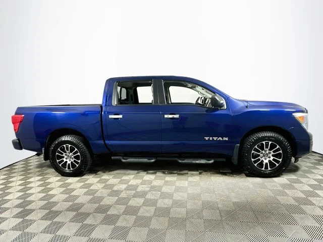 Used 2021 Blue Nissan SV image 2