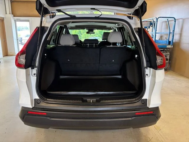Used 2023 White Honda EX image 24