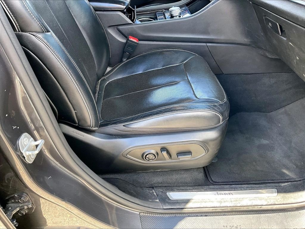 Used 2023 Baltic Gray Metallic Clearcoat Jeep Overland image 38
