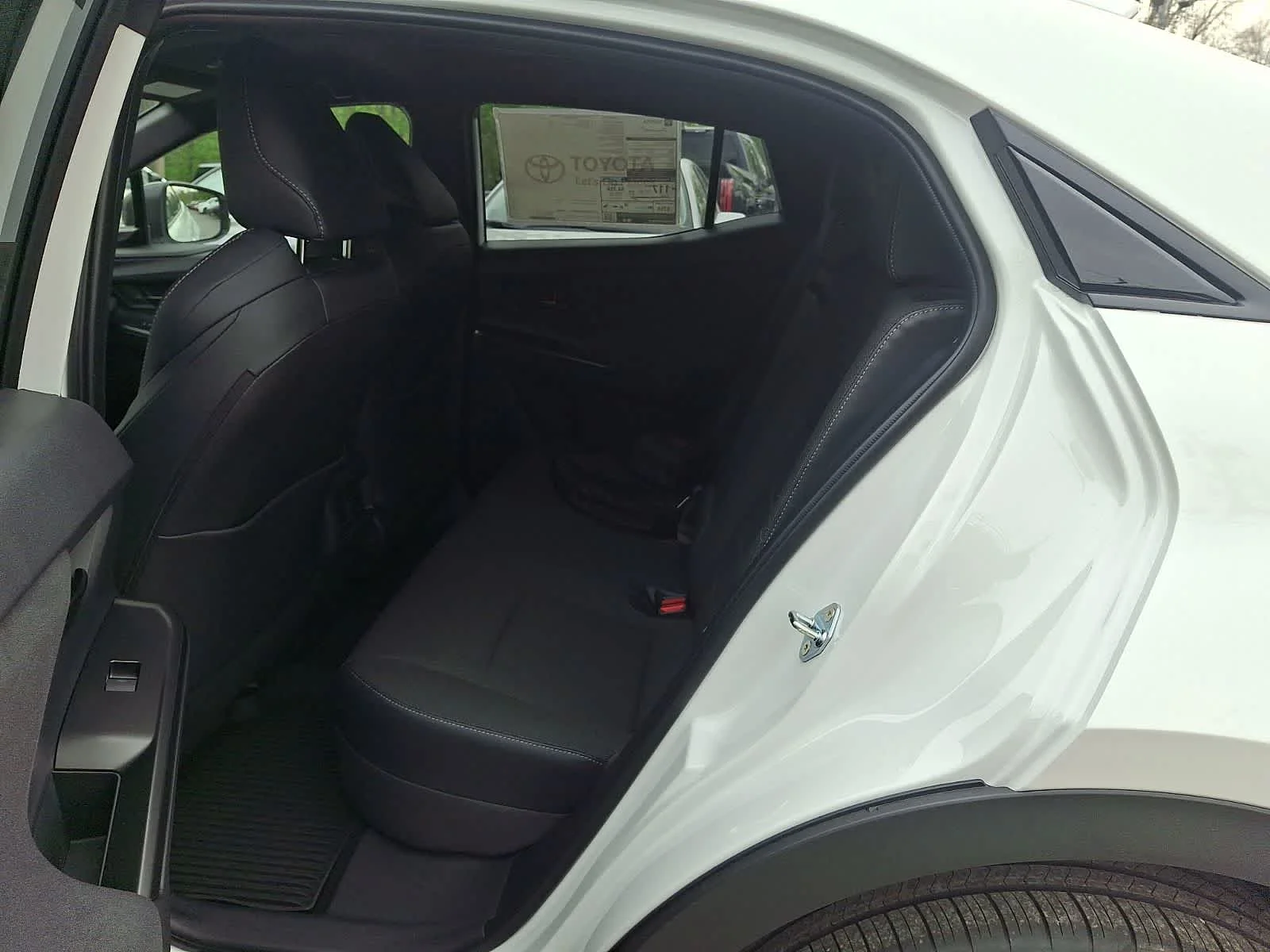 New 2026 Wind Chill Pearl <sup>1</sup> Toyota  SE image 8