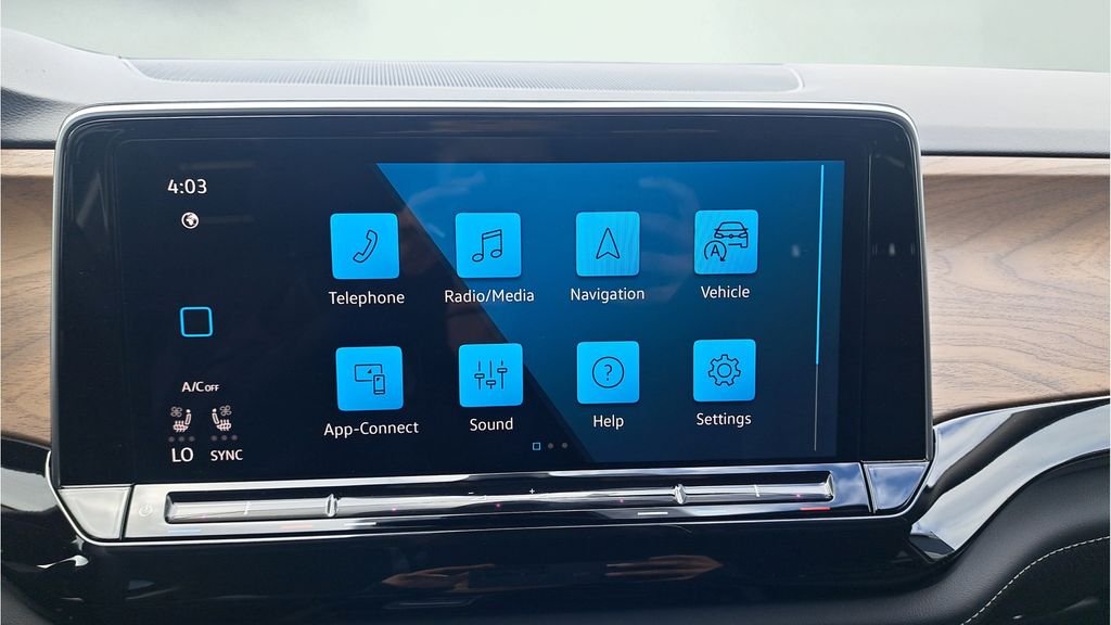 New 2026 Green Volkswagen 2.0T SE w/Technology image 21
