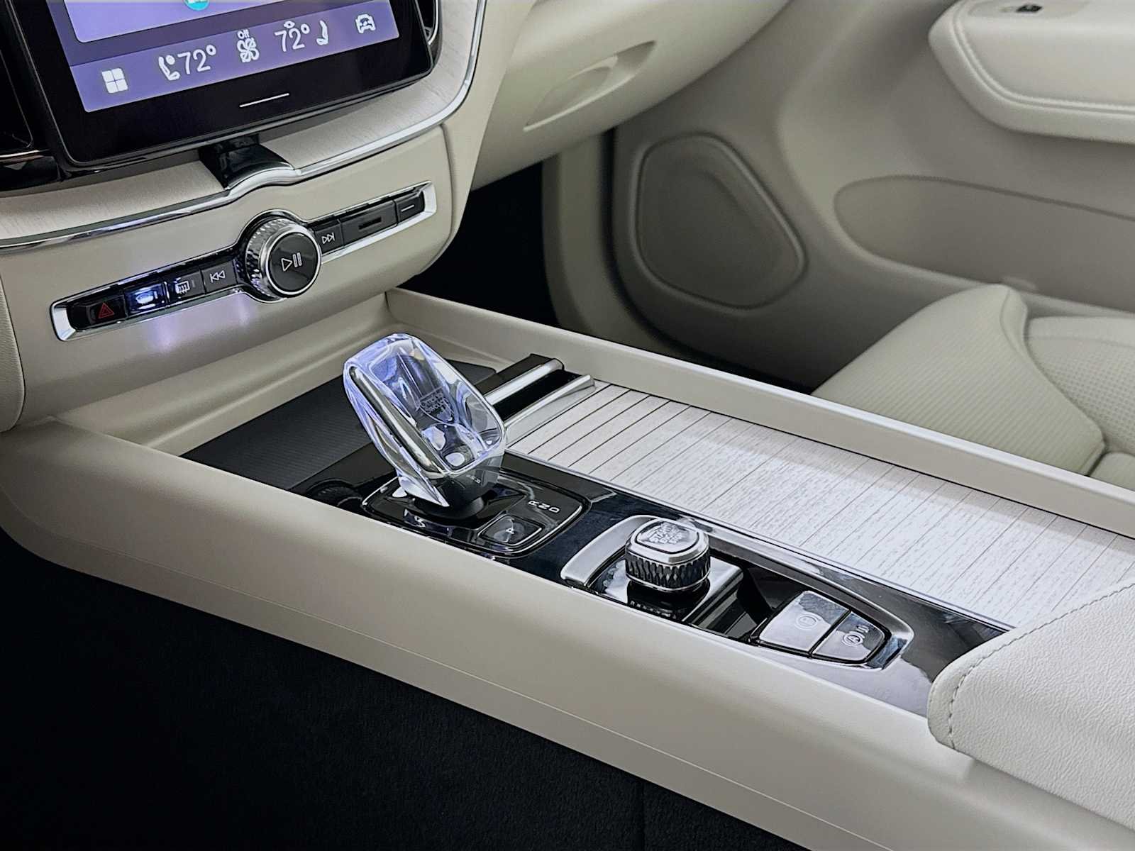 New 2026 Vapour Grey Volvo Ultra image 15