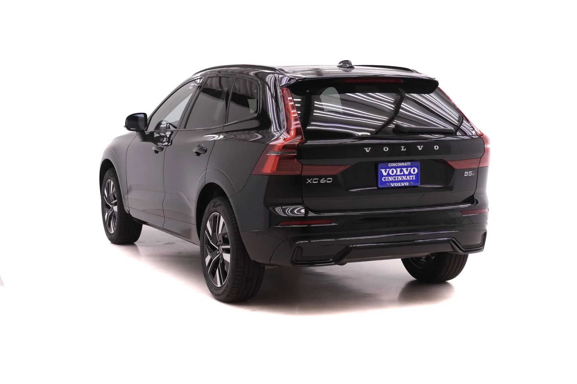 New 2026 Onyx Black Volvo Plus image 5