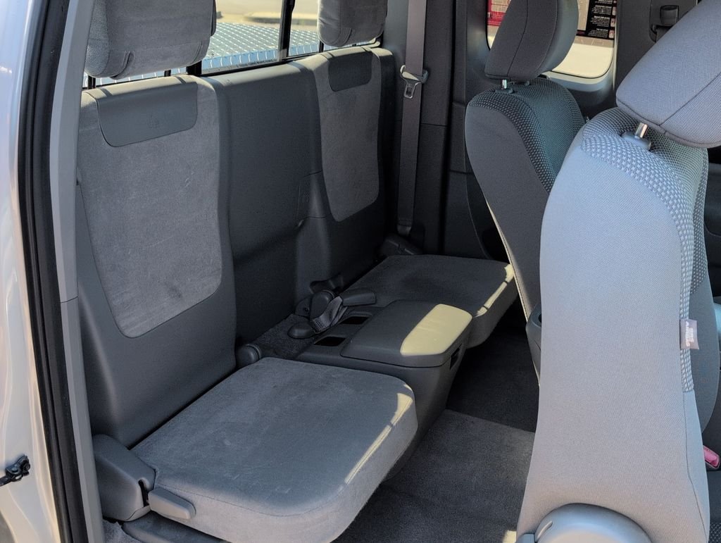 Used 2009 Silver Toyota Base image 22