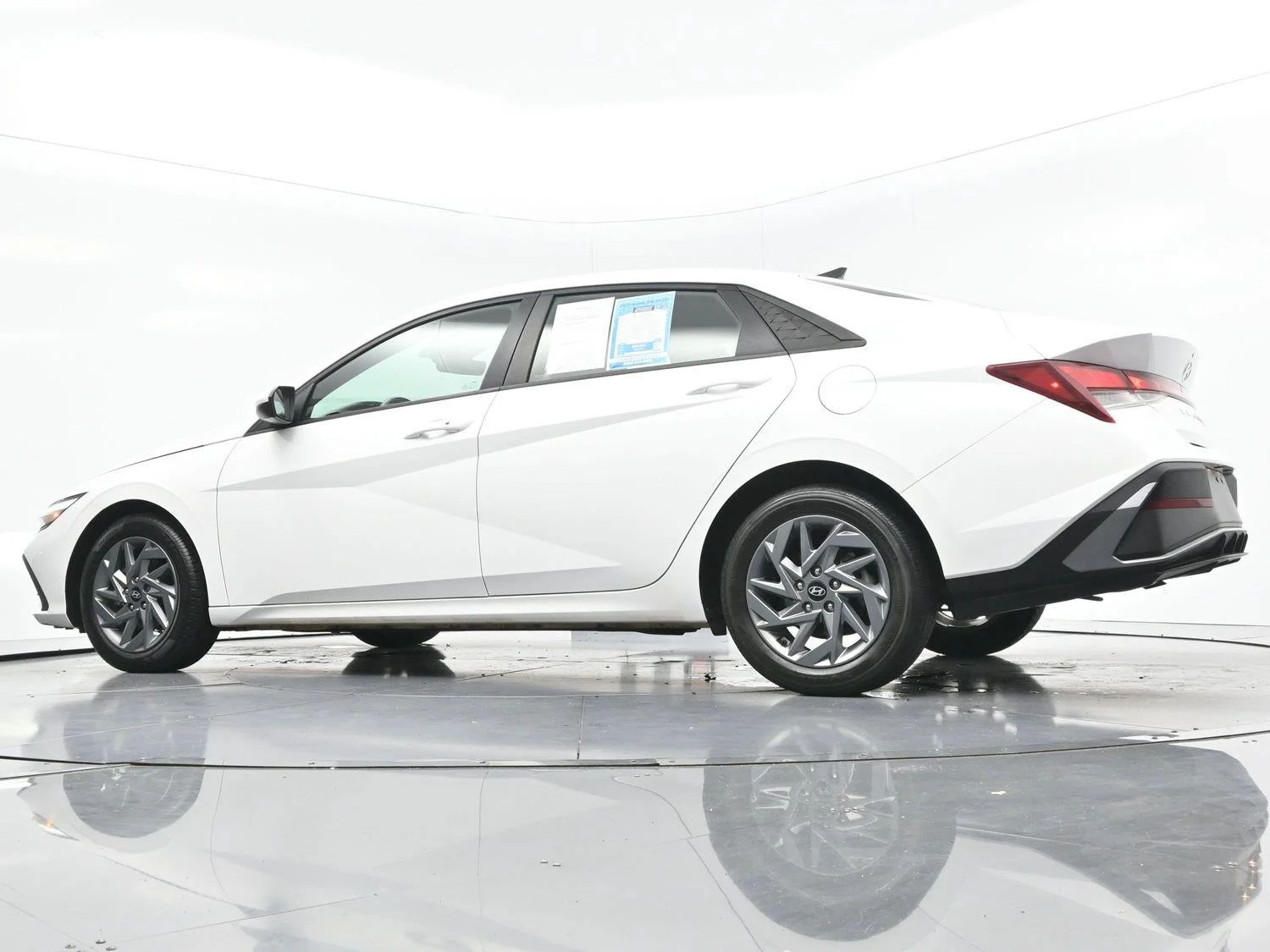 Used 2024 Serenity White Hyundai SEL image 46
