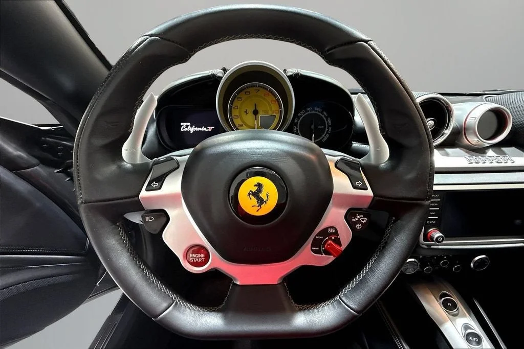 Used 2015 Grigio Silverstone Ferrari T image 9