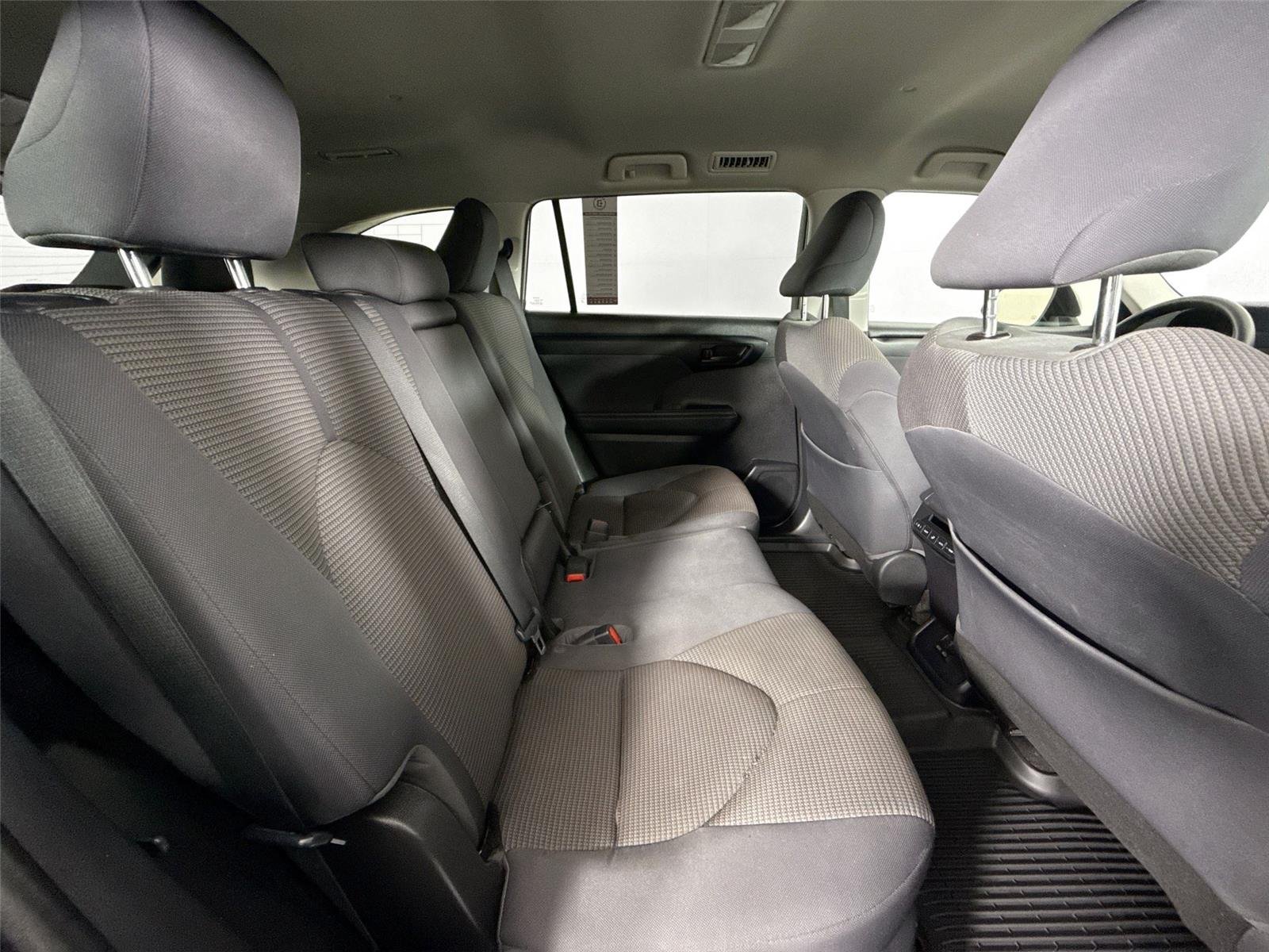 2023 Toyota Highlander L - Photo 36