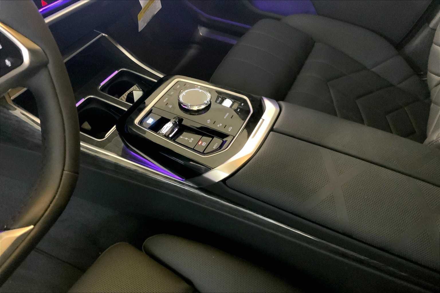2025 BMW i7 60 - Photo 7
