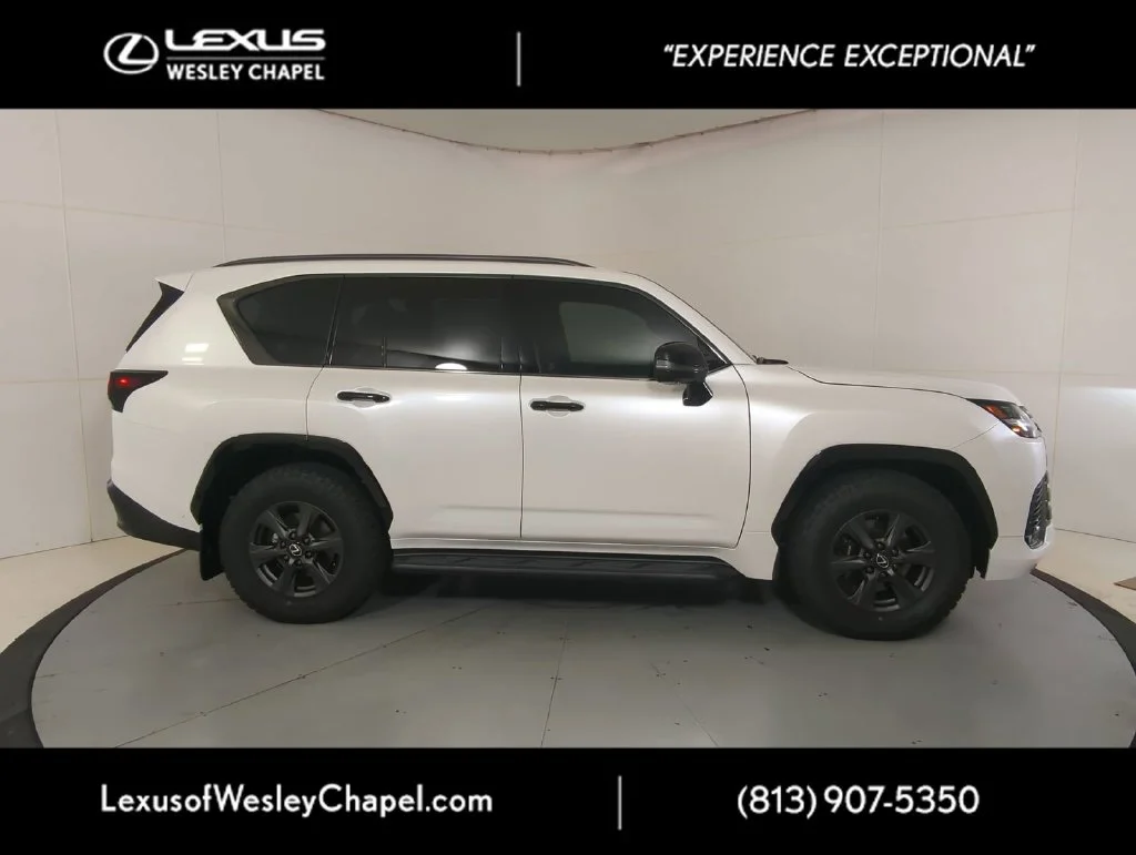 Used 2025 White Lexus 700H image 2