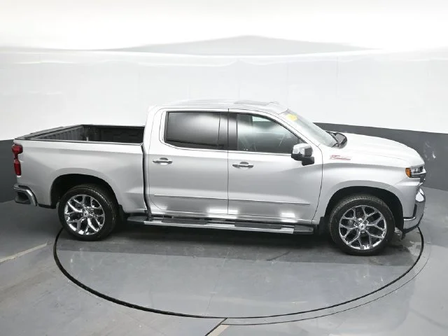 Used 2022 SILVER ICE METALLIC Chevrolet LTZ image 16