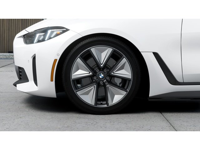 New 2026 Mineral White Metallic BMW i4 image 7