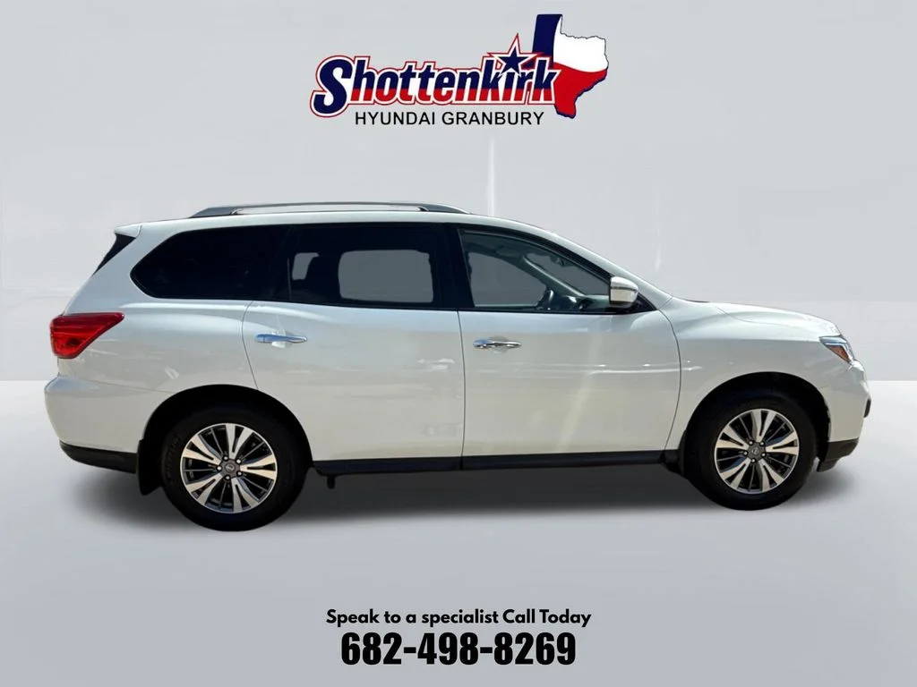 Used 2020 Glacier White Nissan S image 5