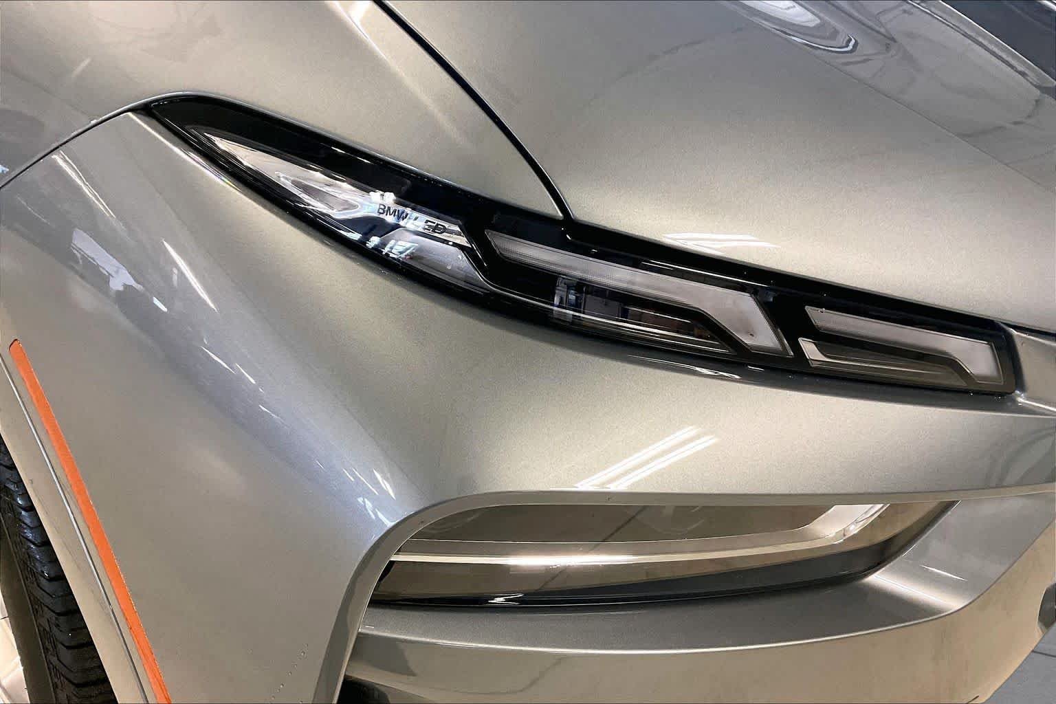 Used 2026 Skyscraper Grey Metallic BMW xDrive40i image 14