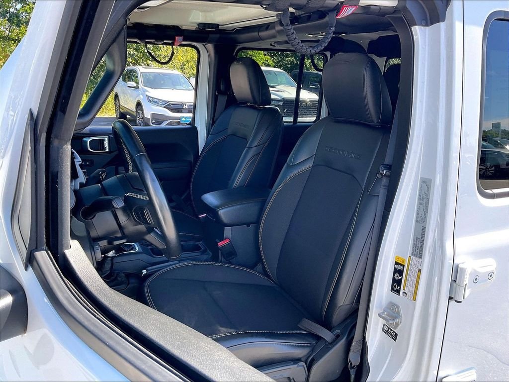 Used 2023 Bright White Clearcoat Jeep  image 9