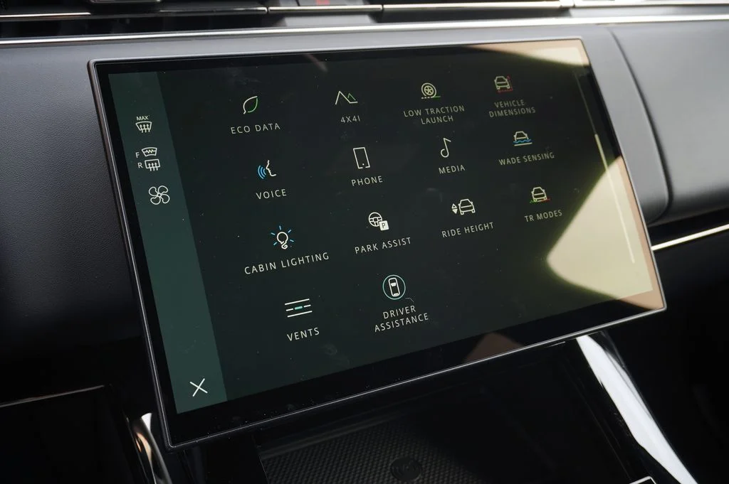 New 2026 Carpathian Grey Land Rover SE image 22
