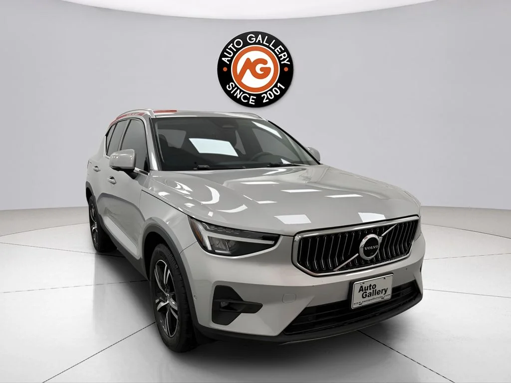 2023 Volvo XC40 B5 Plus Bright AWD's photo