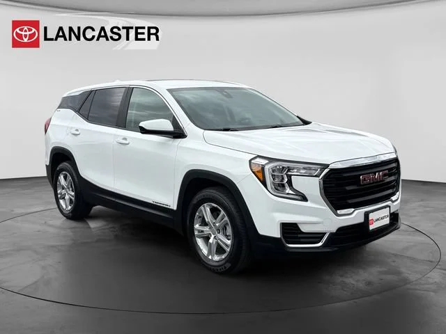 Used 2024 Summit White GMC SLE image 1