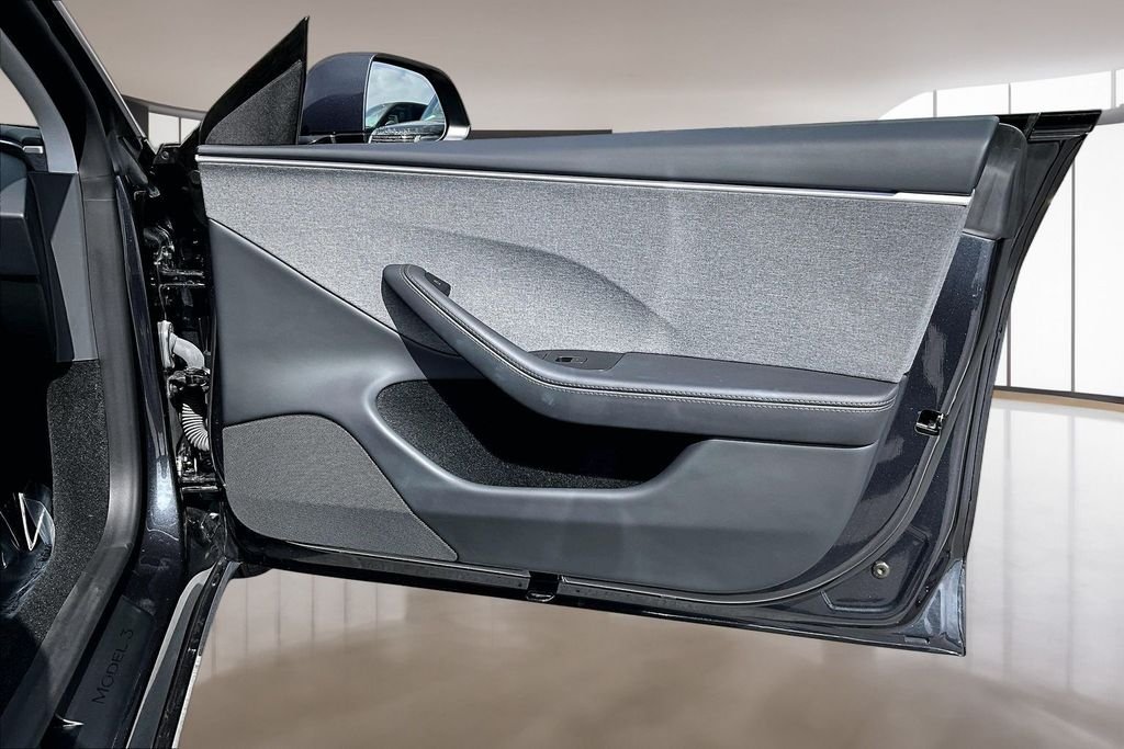 Used 2025 Stealth Gray Tesla Long Range image 26