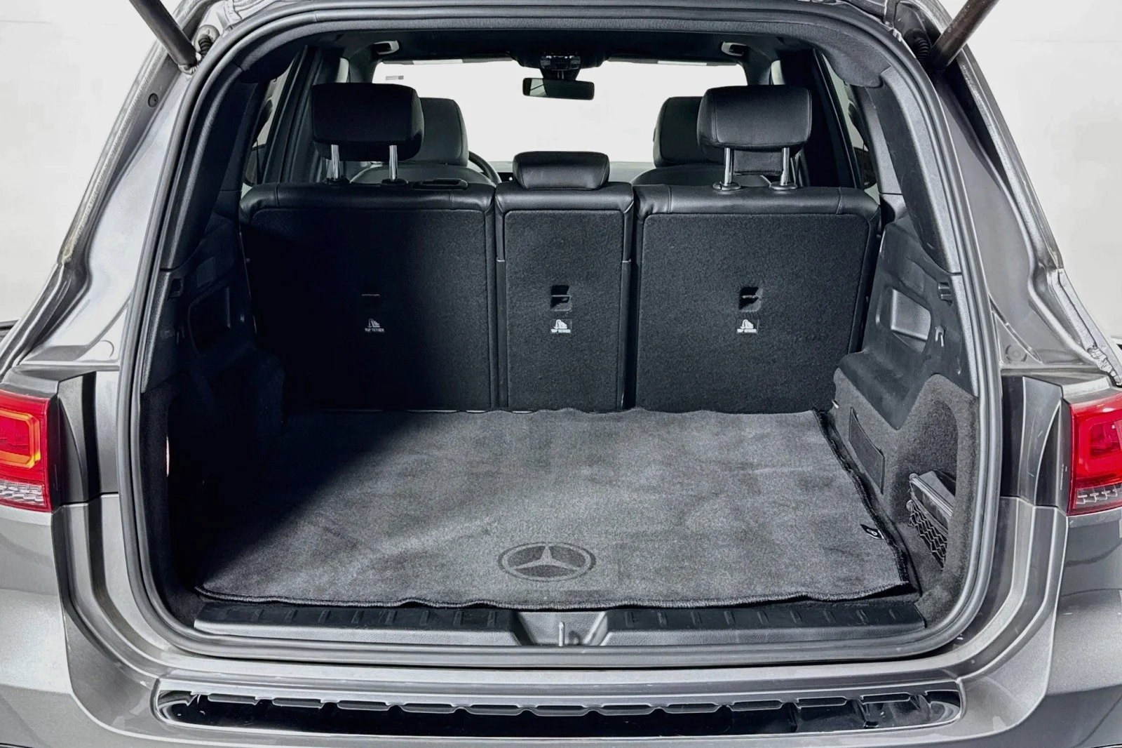 Used 2020 Mountain Grey Metallic Mercedes-Benz 250 image 23