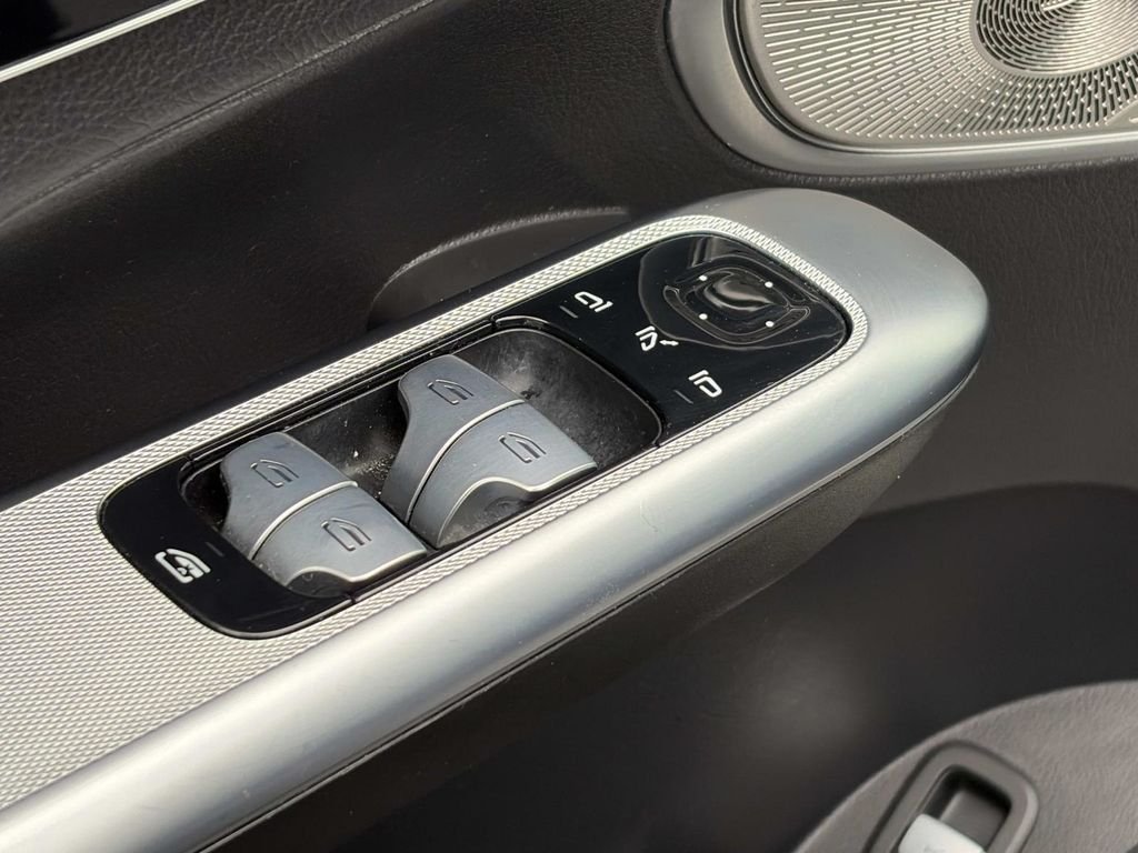 2023 Mercedes-Benz GLC GLC 300 - Photo 19
