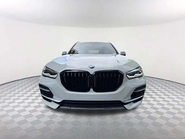 Used 2023 White BMW sDrive40i image 2