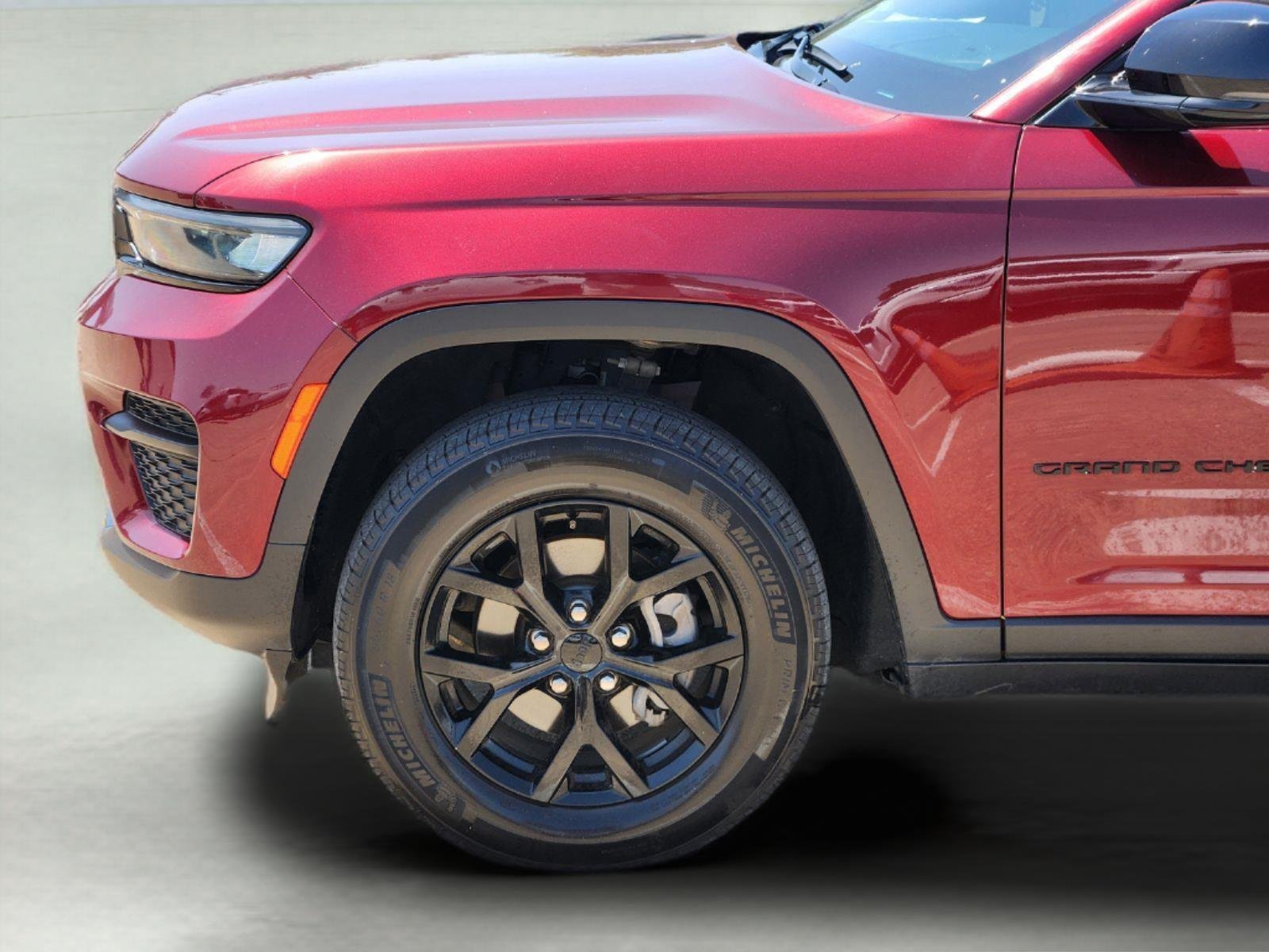 Used 2024 Velvet Red Pearlcoat Jeep Altitude image 8