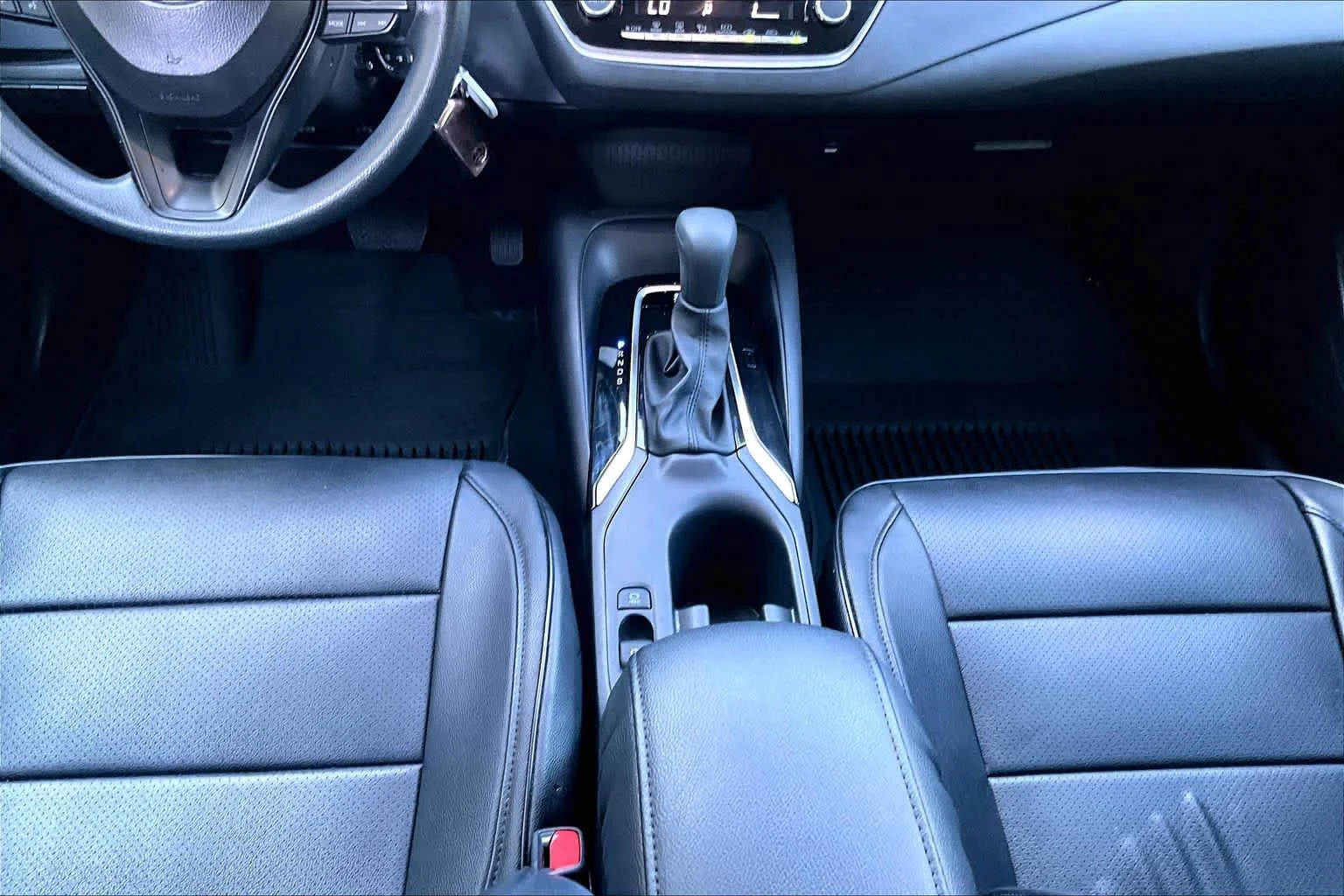 Used 2025 Midnight Black Metallic Toyota LE image 33