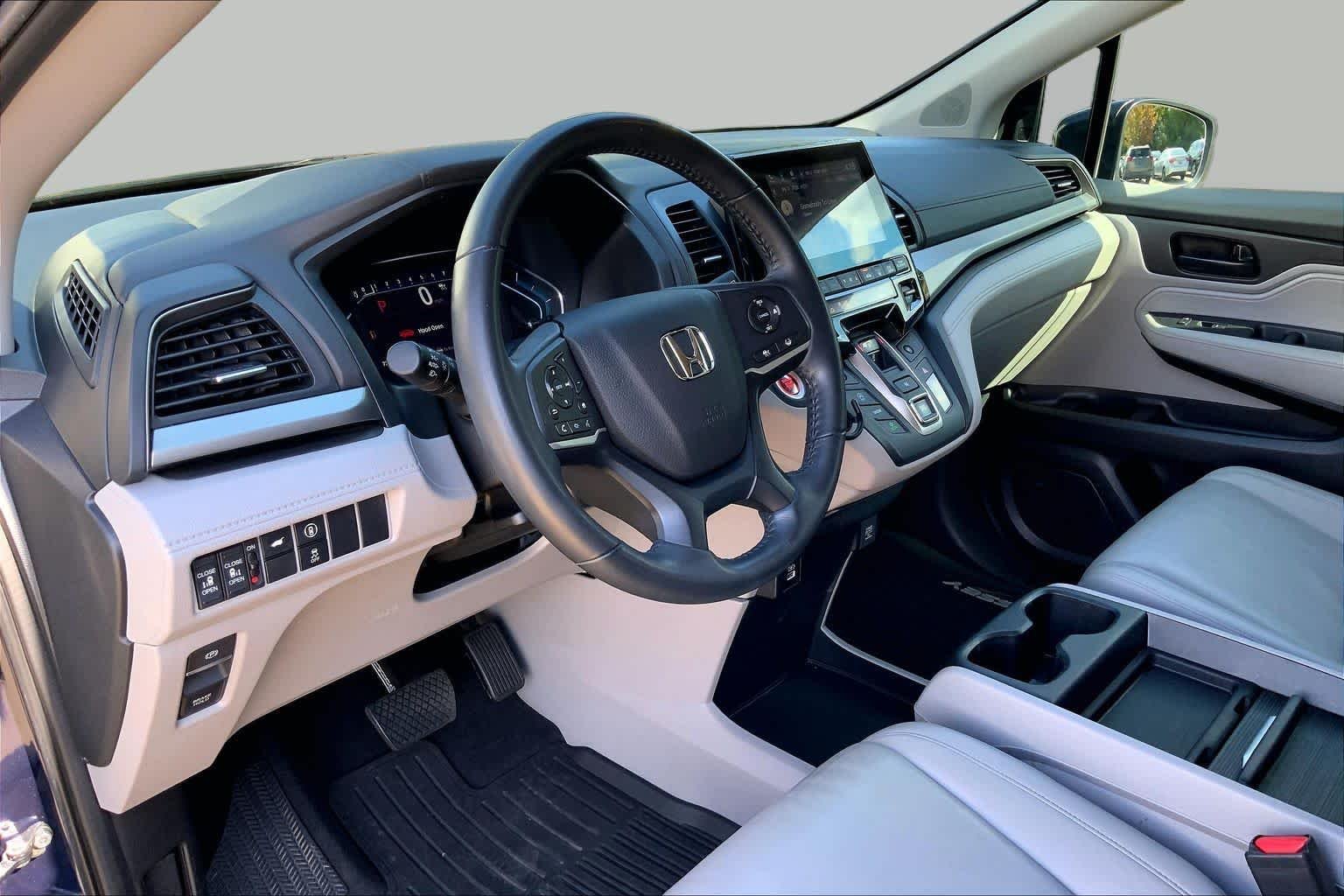 Used 2022 Obsidian Blue Pearl Honda EX-L image 17