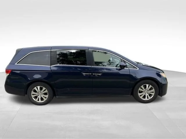Used 2016 Blue Honda SE image 2