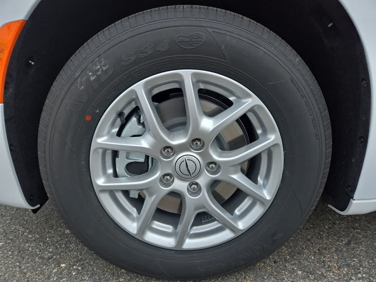 2026 Chrysler Pacifica Select - Photo 10