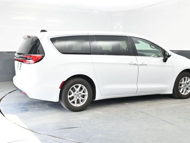 Used 2023 White Chrysler Touring L image 7
