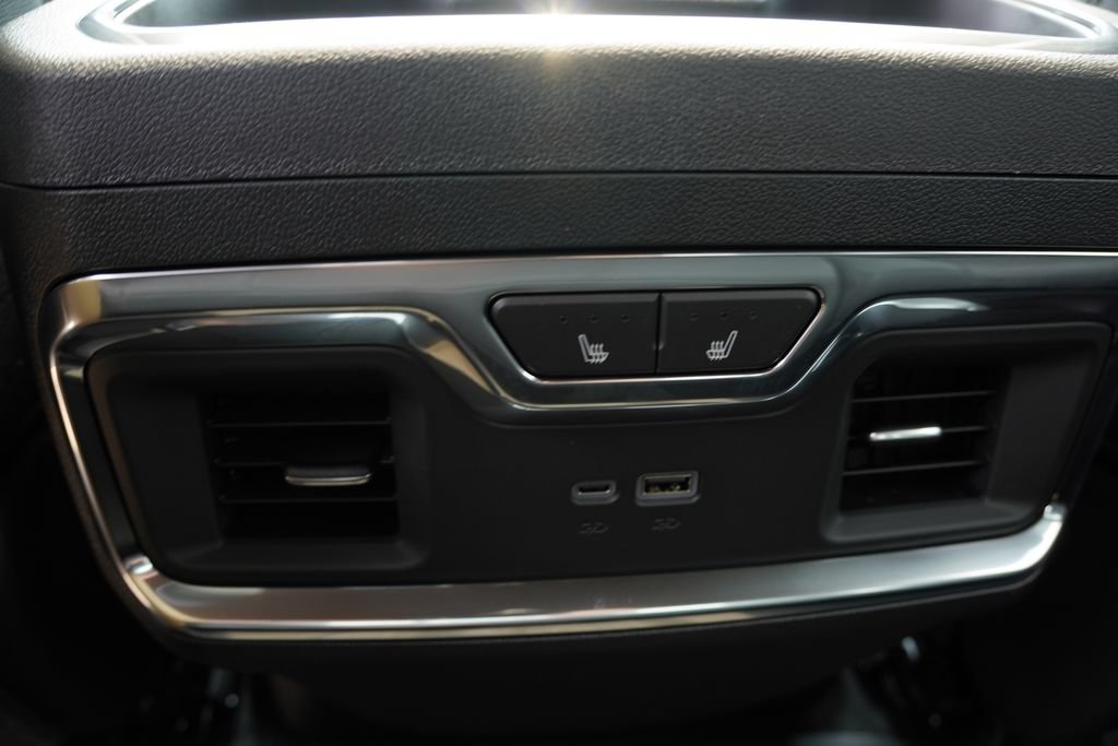 2026 Chevrolet Silverado 1500 High Country - Photo 14