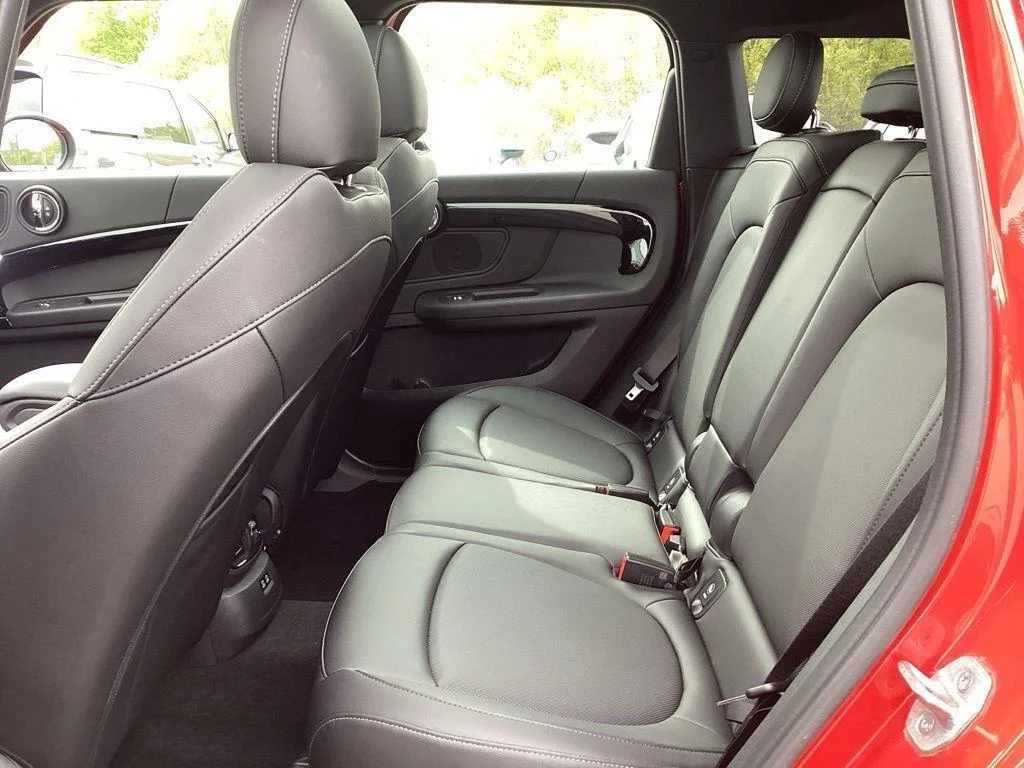 Used 2022 Chili Red MINI Signature image 24
