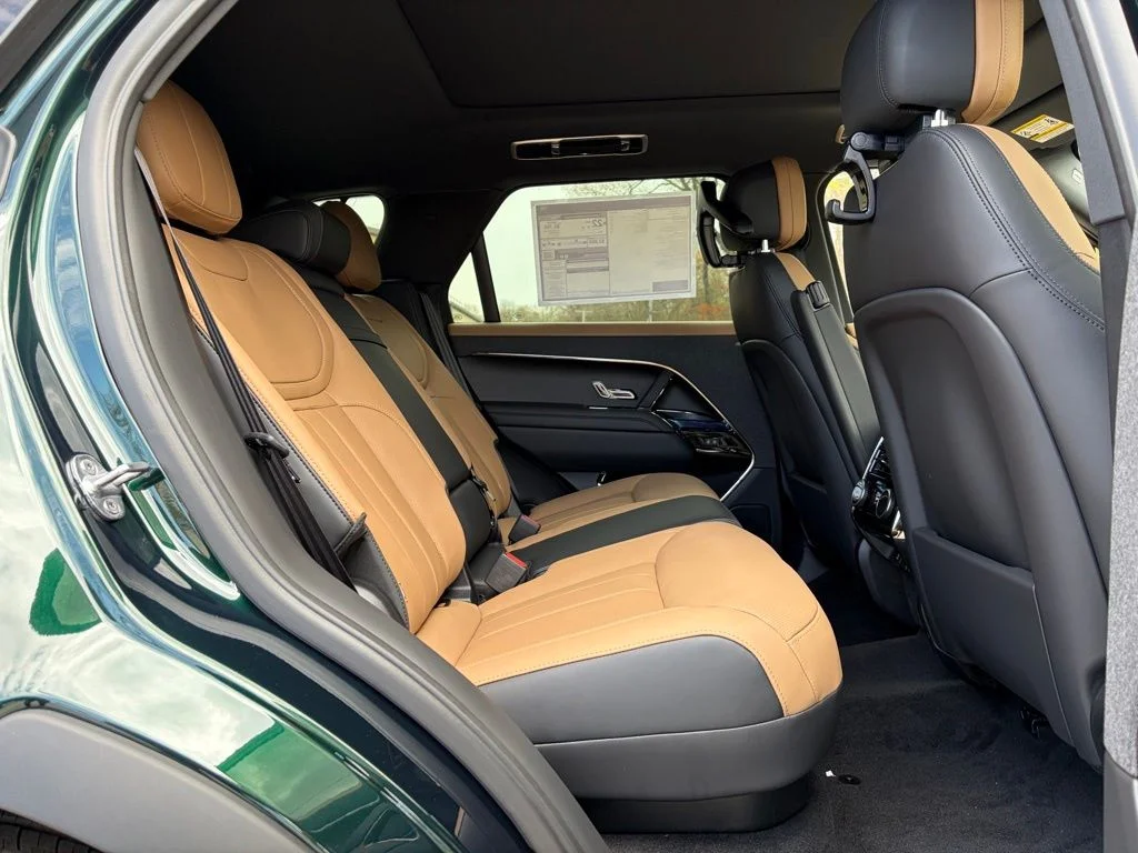 New 2026 Green Land Rover Dynamic SE image 17