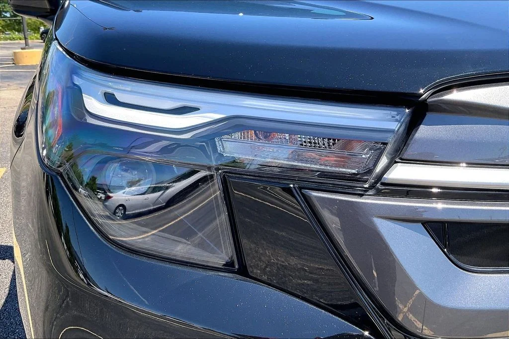 Used 2026 Black Subaru Premium image 33