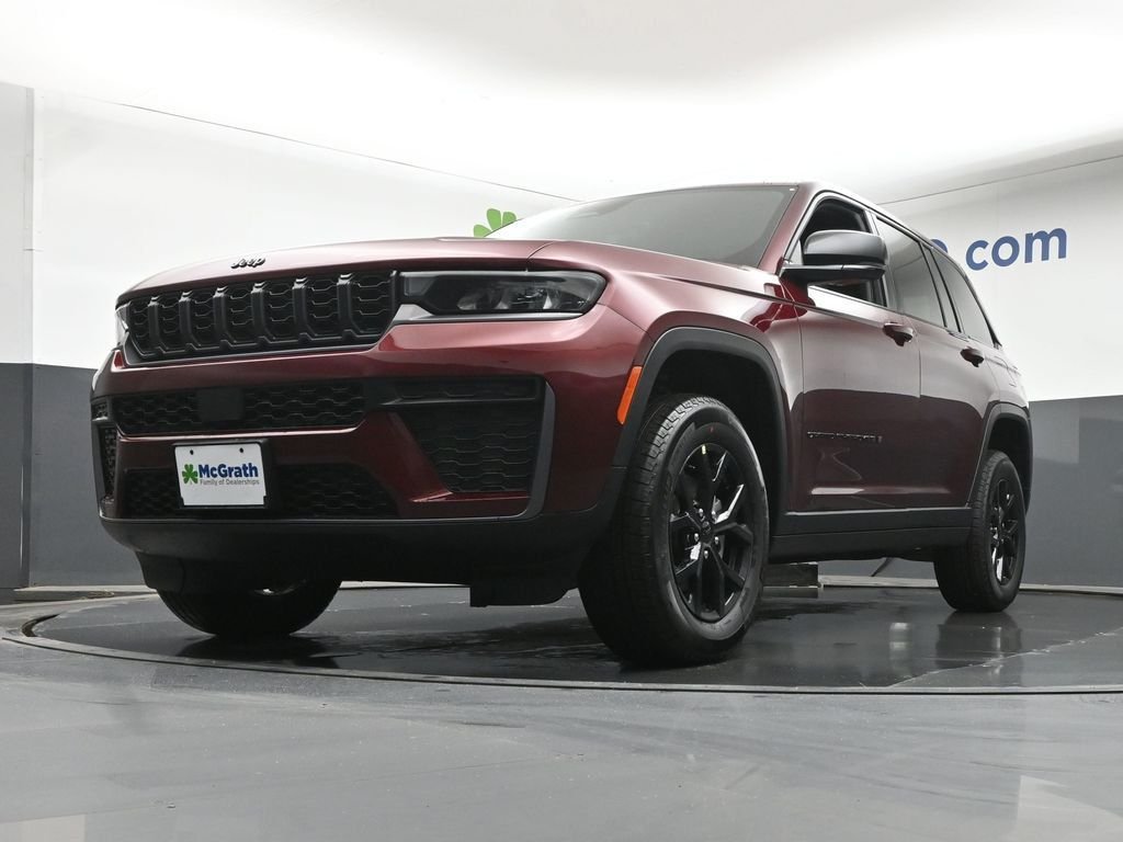 New 2026 Velvet Red Pearl-Coat Exterior Paint Jeep Laredo Altitude image 7