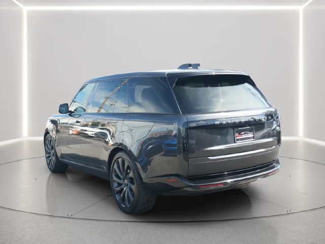 Used 2023 Gray Land Rover SE image 3